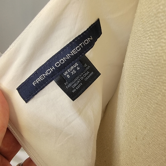 French Connection white dress. Lace detail. Adjustable straps & pockets! Sz 4. - Picture 6 of 6